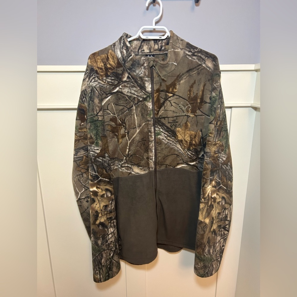 Real tree fleece camo longsleeve jacket